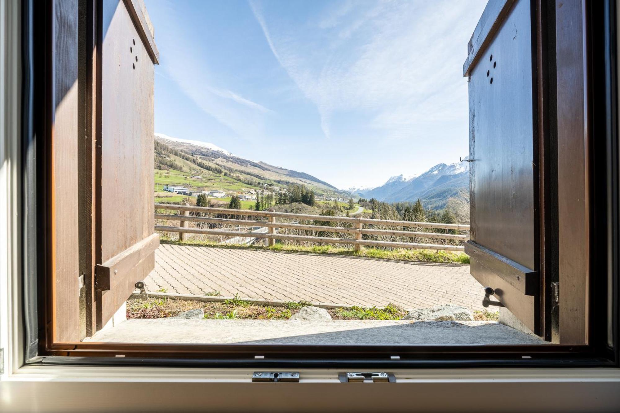 8001 Gemuetliche 2,5-Zimmer-Wohnung Mit Wunderschoenem Ausblick Richtung Scuol Vulpera Extérieur photo